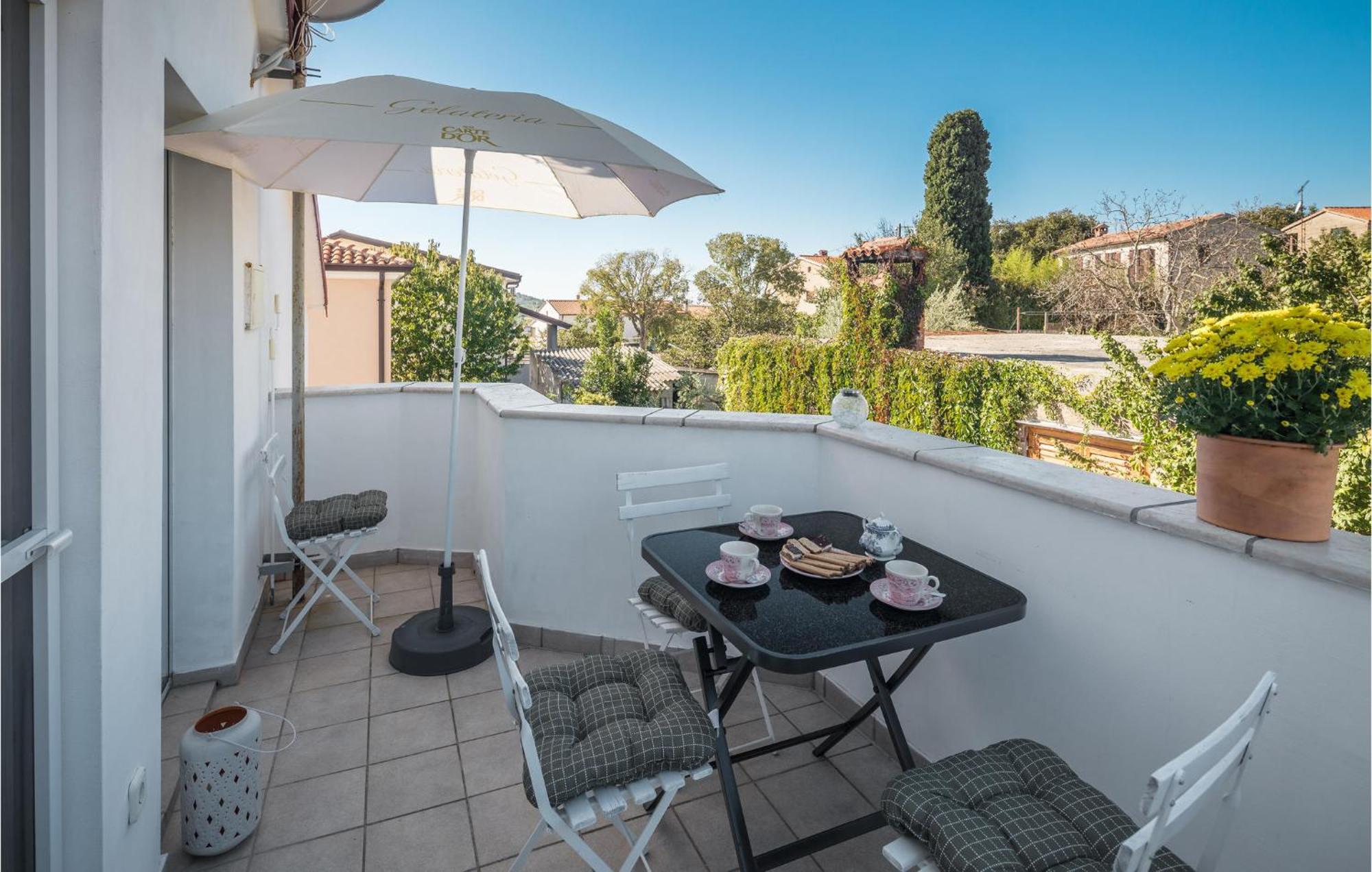 Gorgeous Apartment In Musalez With Kitchen Exteriér fotografie