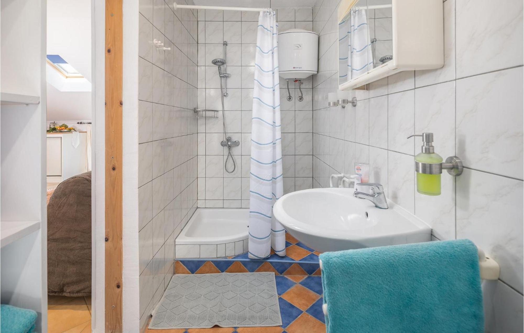 Gorgeous Apartment In Musalez With Kitchen Exteriér fotografie