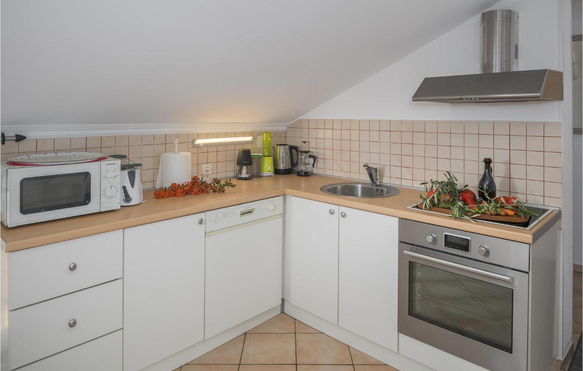 Gorgeous Apartment In Musalez With Kitchen Exteriér fotografie